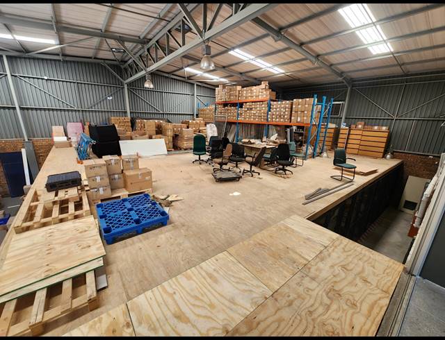 602M² WAREHOUSE FOR SALE IN MEADOWDALE